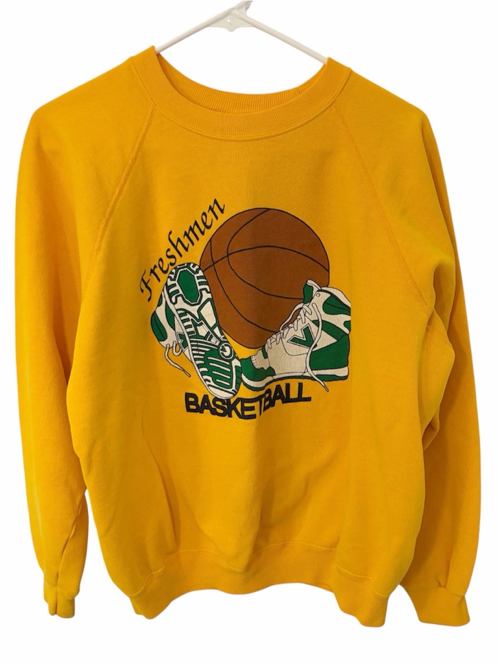 Vintage 90’s Gold Yellow 'Freshmen Basketball' Graphic Sweatshirt